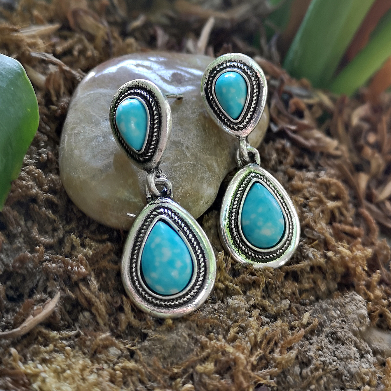 Fashion Drop-shaped Turquoise Earrings New Natural Stone Earrings display picture 3