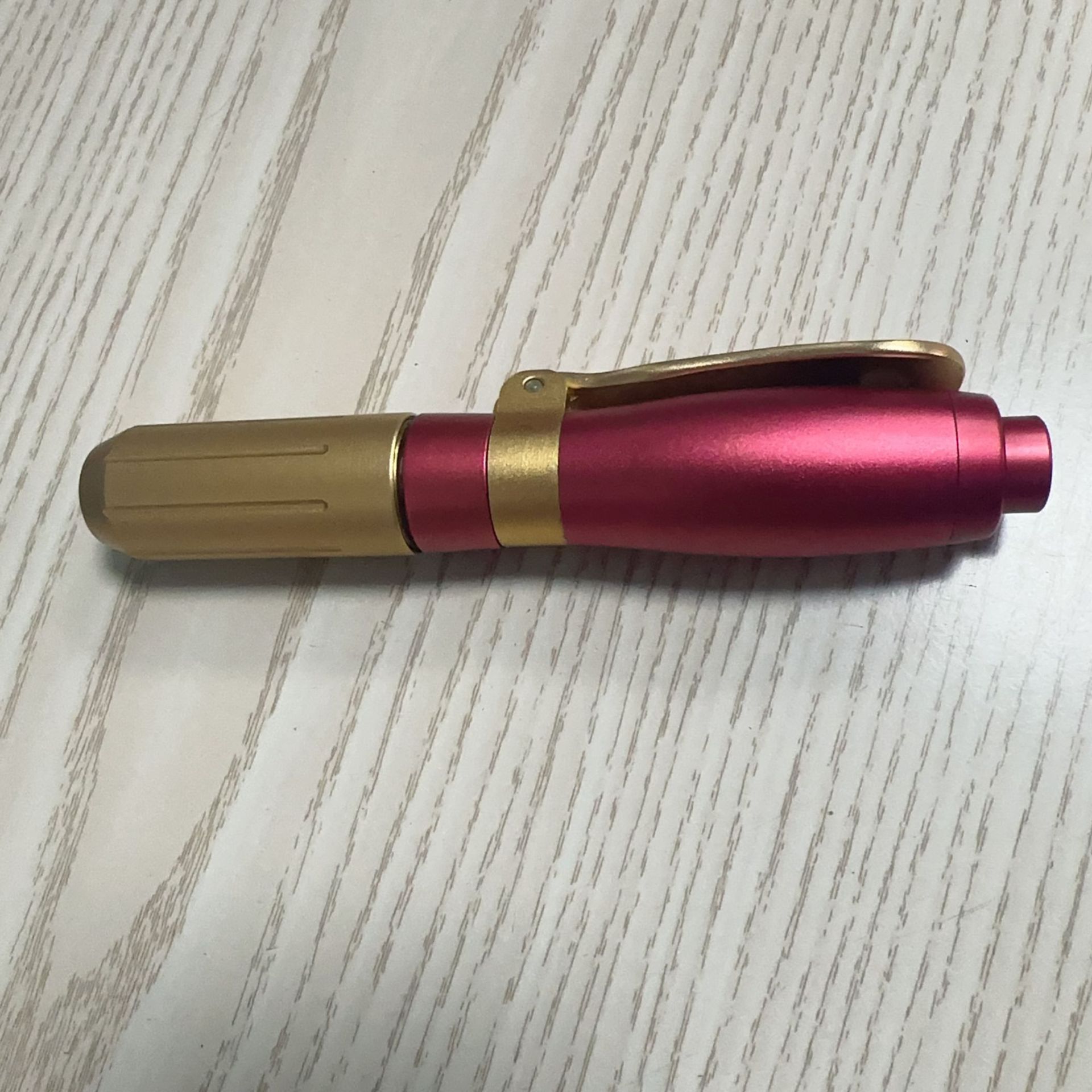 Salón de Belleza nueva pistola de acero pequeña instrumento de atomización de llenado de elevación mudo instrumento de importación sin aguja atomización continua pelo pequeña pistola de acero