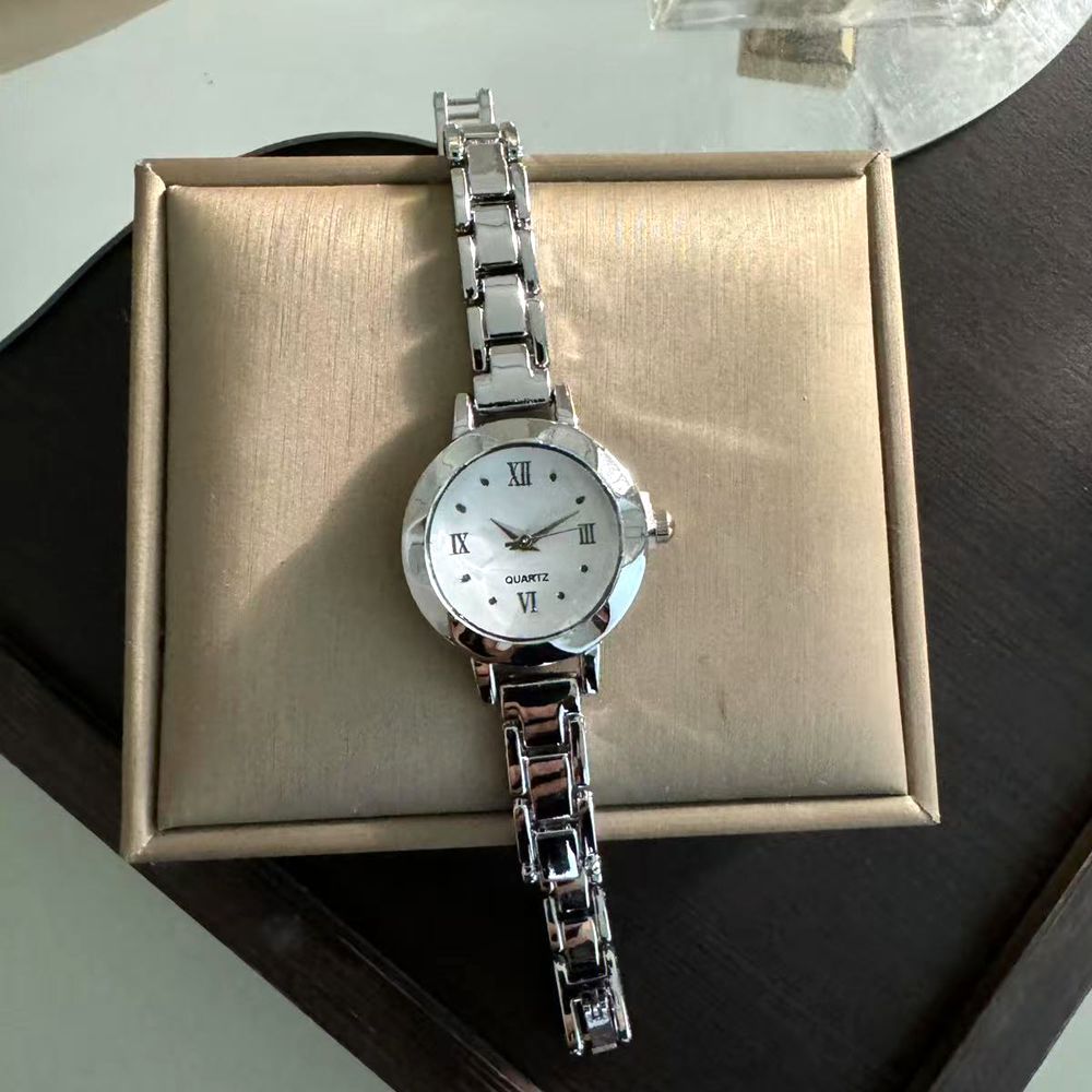 Pequeña esfera redonda de nicho, pulsera de estudiante, cinturón de acero, temperamento simple, reloj pequeño, femenino, lujo ligero, retro, Mori image 9