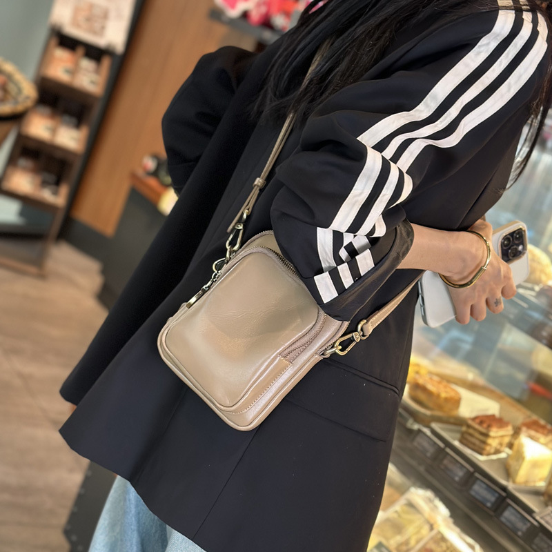 Retro Women's Waist Bag Small Square Shoulder Crossbody Bag Korean Style New Trendy Ins Soft Cowhide Phone Bag - Thumbnail 4