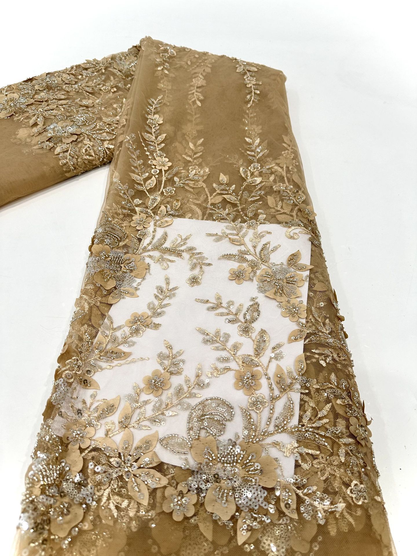 Flores láser tridimensionales sequinilla de plantas tela de tubo de perlas de alta fijación estilo antiguo vestido de boda vestido de tela
