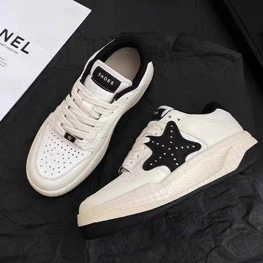 Европейские женские кроссовки на толстой подошве, новые весенне-летние 2025 года, универсальные, модные, повседневные, спортивные, белые.