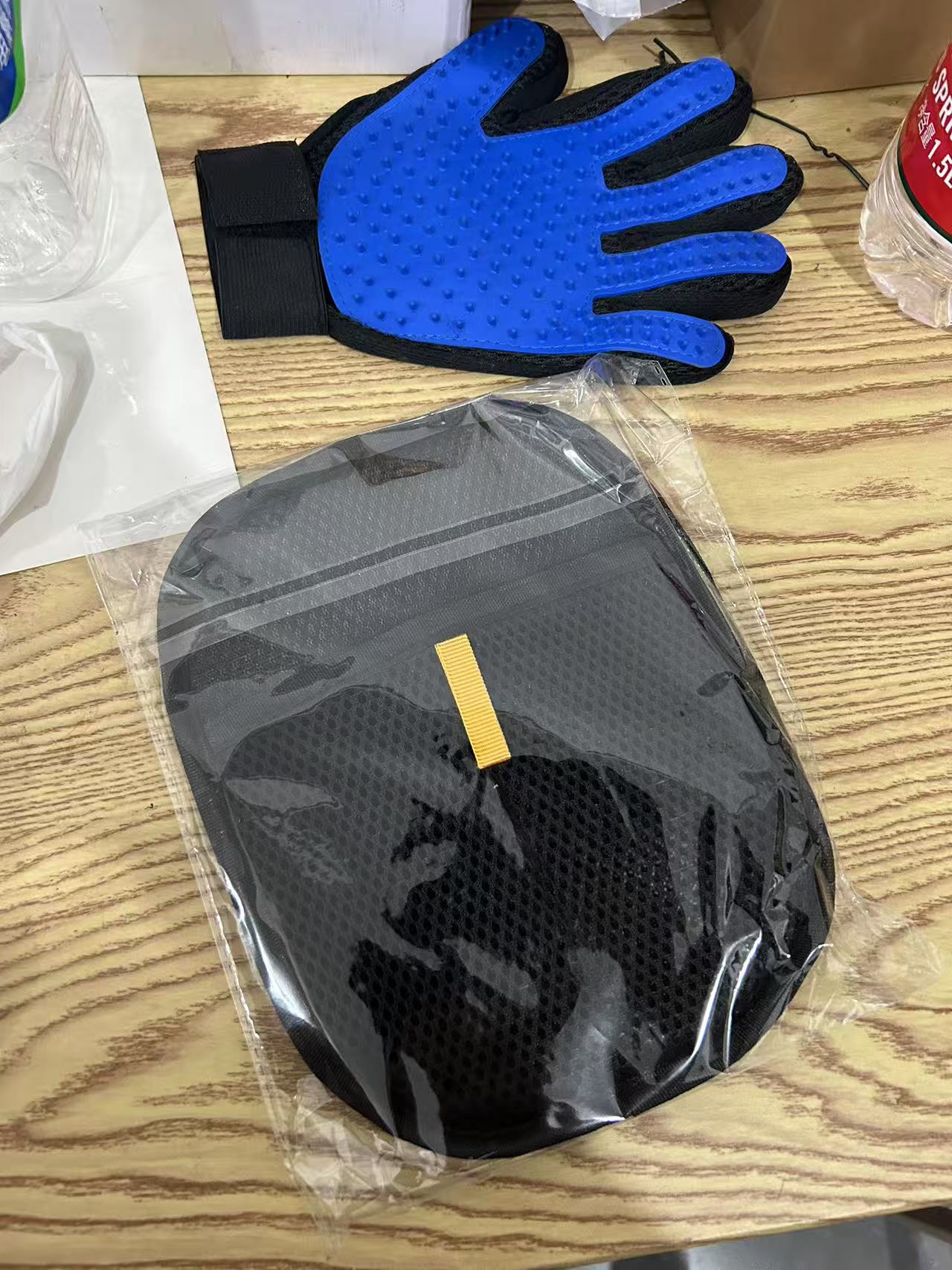 Pet Hair Removal Gloves Cat Hair Cleaner Cat Hair Remover Cat Grooming Tool Hair Removal Brush Hair Picker-up Dog Pet Gloves