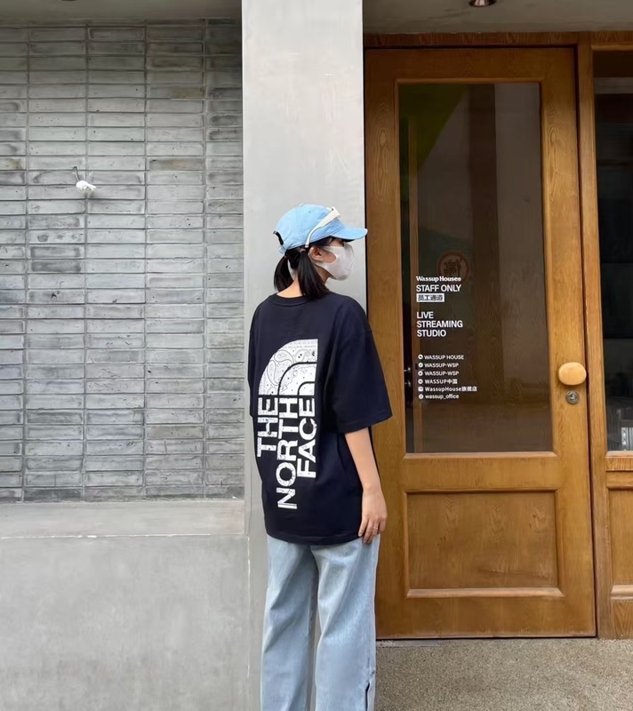 NTノースフェイスの純綿Tシャツの正しいバージョン、男性と女性用、カップル向けの同じスタイル、トレンディなプリント、幅広で多用途、カジュアル半袖|undefined