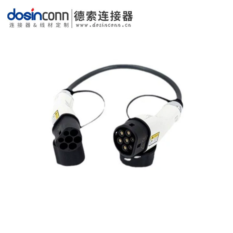 Производитель поставляет новый зарядный пистолет европейского стандарта для электромобилей с двумя разъемами, трехфазный, 16А, с 5m проводами.