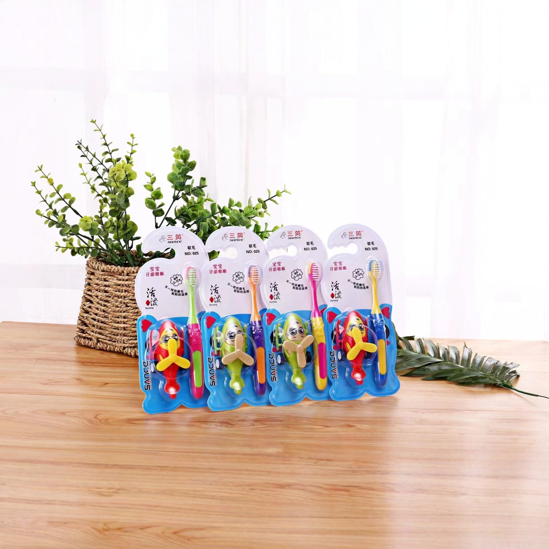 46 cepillo de dientes para niños cepillo de dientes de pelo suave ultra fino cepillo de dientes juguetes cepillo de dientes limpio anti-carias cepillo de dientes para bebés Yiwu productos pequeños
