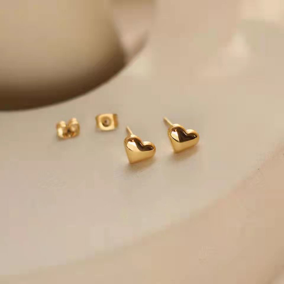 Simple Style Heart Shape Titanium Steel Plating Ear Studs 1 Pair display picture 4