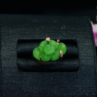 Fubei Diamond Jewelry [18K Gold Inlaid Hetian Jasper Apple Green Carved Lotus Ring] Loose Stone about 11*19mm