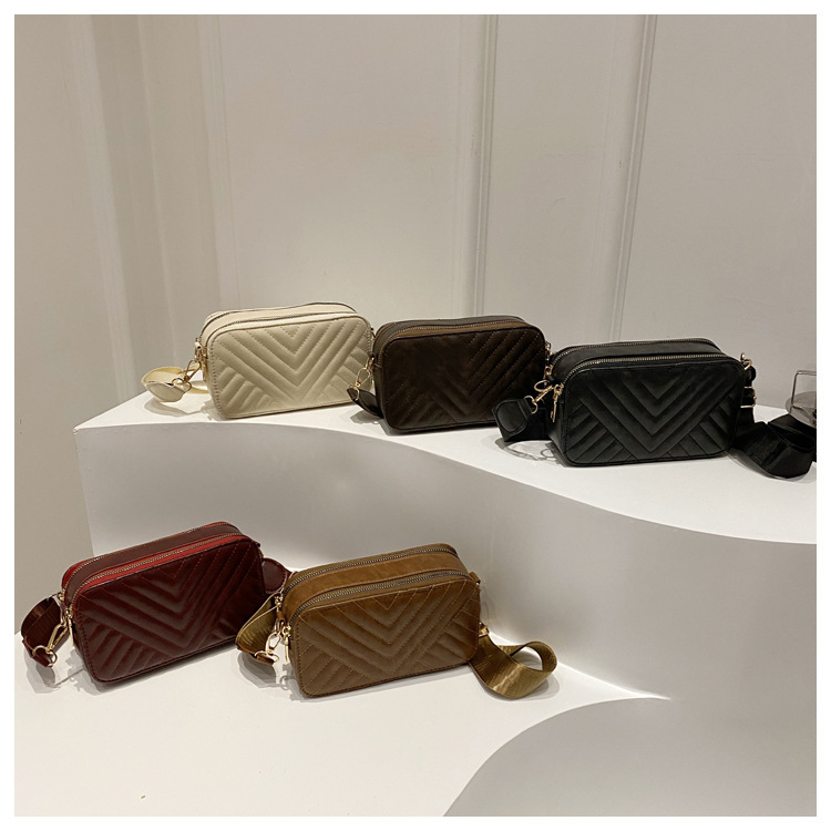 150g Weight Nylon Lining Material Sewing Thread Fashion Element Zipper Closure Type Single Shoulder Strap Strap Type Crossbody Bag Bags Type Casual, Daily, Shopping Occasion Pu Leather Material Solid Color, Lingge Pattern All Seasons Season Women's Gender Classic Style Style Square Shape Women's Pu Leather Solid Color Lingge Classic Style Sewing Thread Square Zipper Crossbody Bag 19