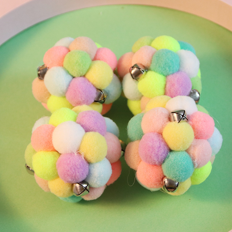 Juguetes de gato nuevo transfronterizo en stock juguetes de gato auto-Hola felpa campana bola gato alivio artefacto gato juguetes al por mayor