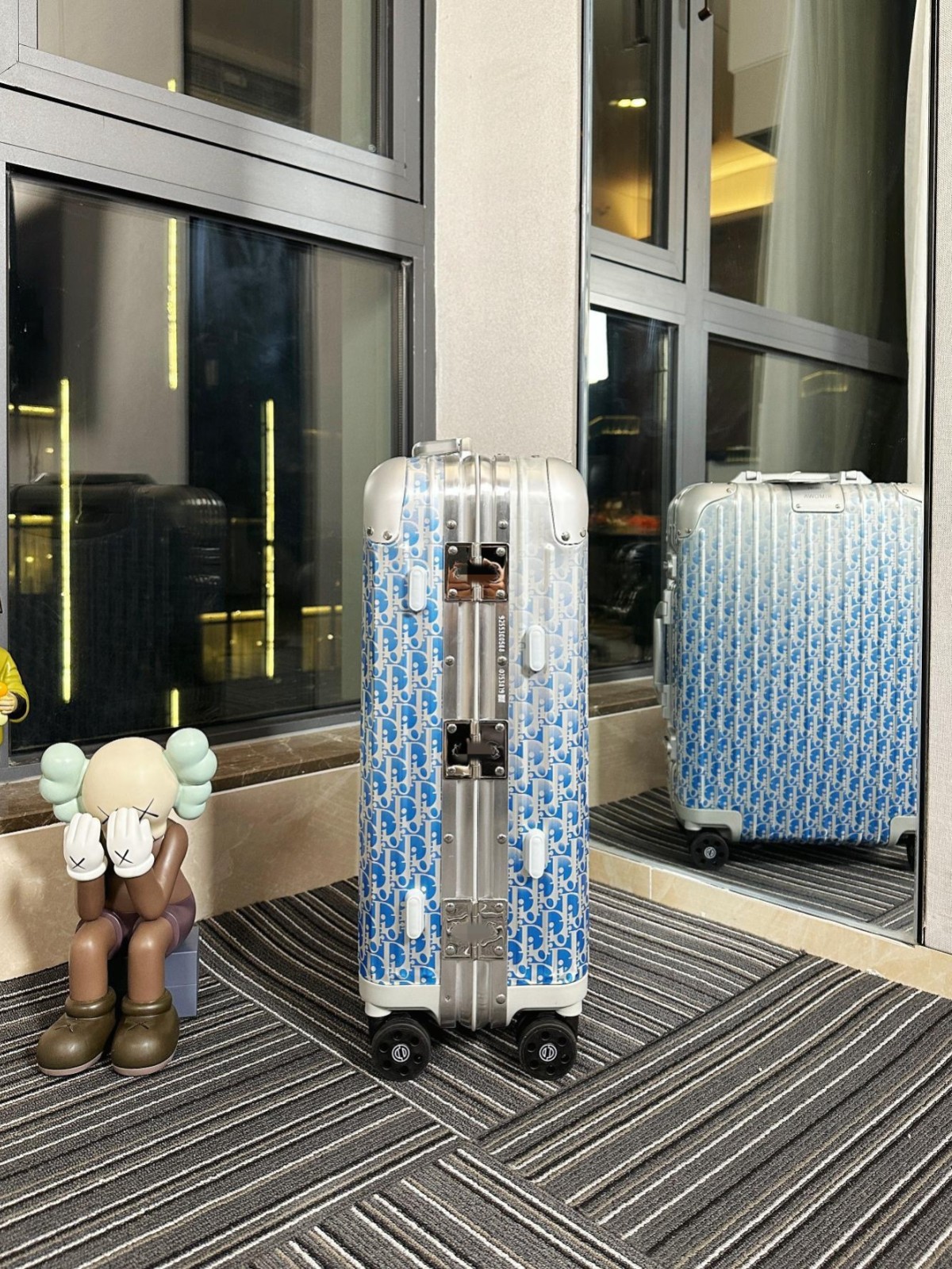 La Caja de facturación de trunk conjunta de Zimmer CD se desvanece y el grabado azul de la cerradura TSA de aleación de aluminio y magnesio de flores antiguas viaja a gran capacidad.