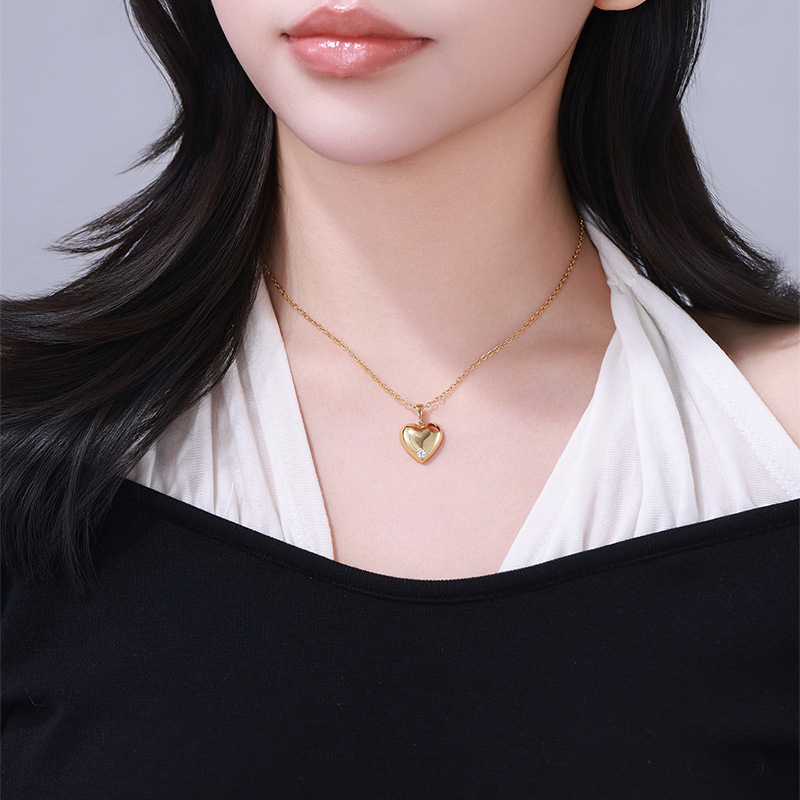 Collar con Colgante de Diseño Simple y Personalizado con Gema Artificial en Forma de Corazón de Xuping, Nueva Moda