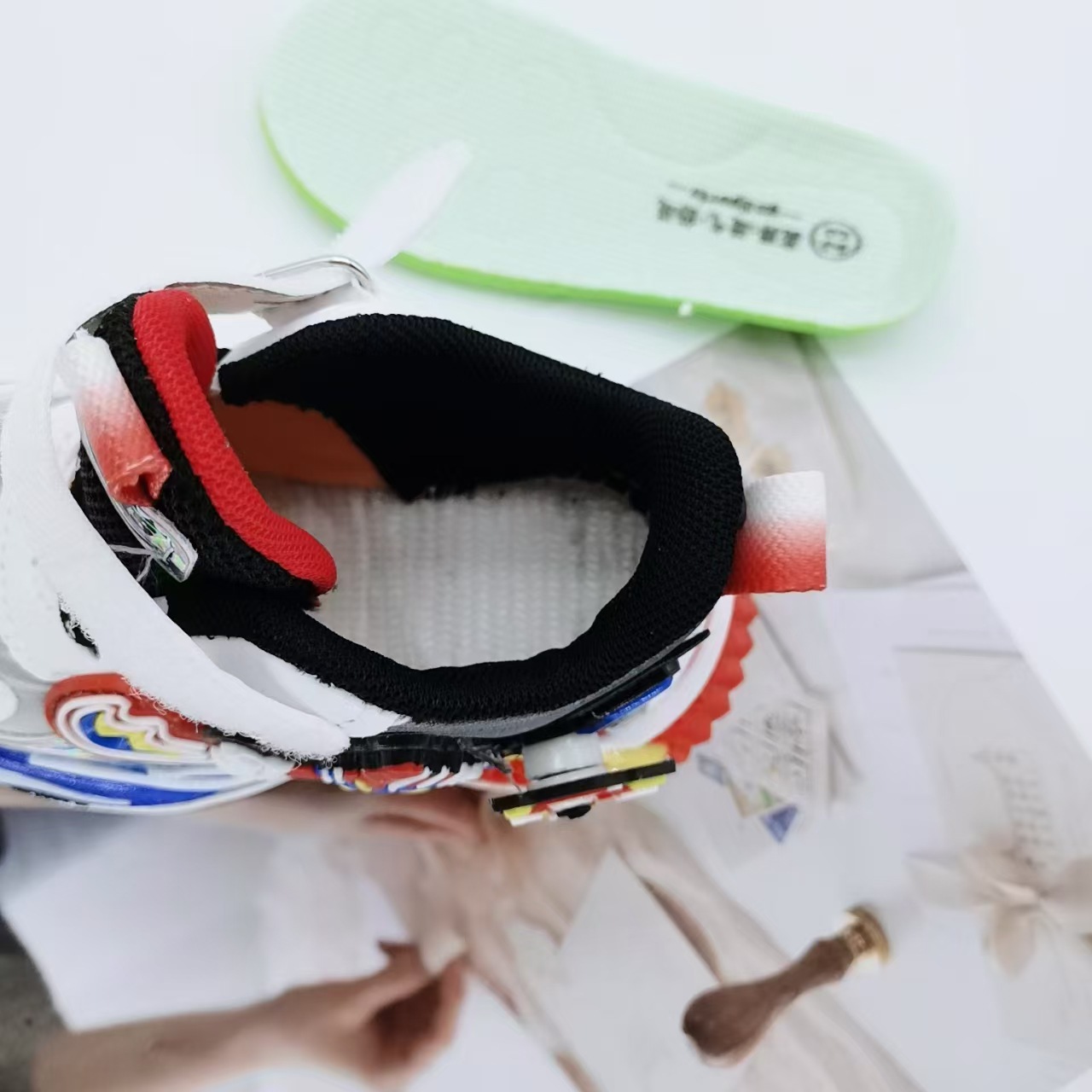 Nuevo otoño de 2025 zapatos de deporte de doble red para niños respirables zapatos de bebé con suela suave zapatos de dibujos animados para niños