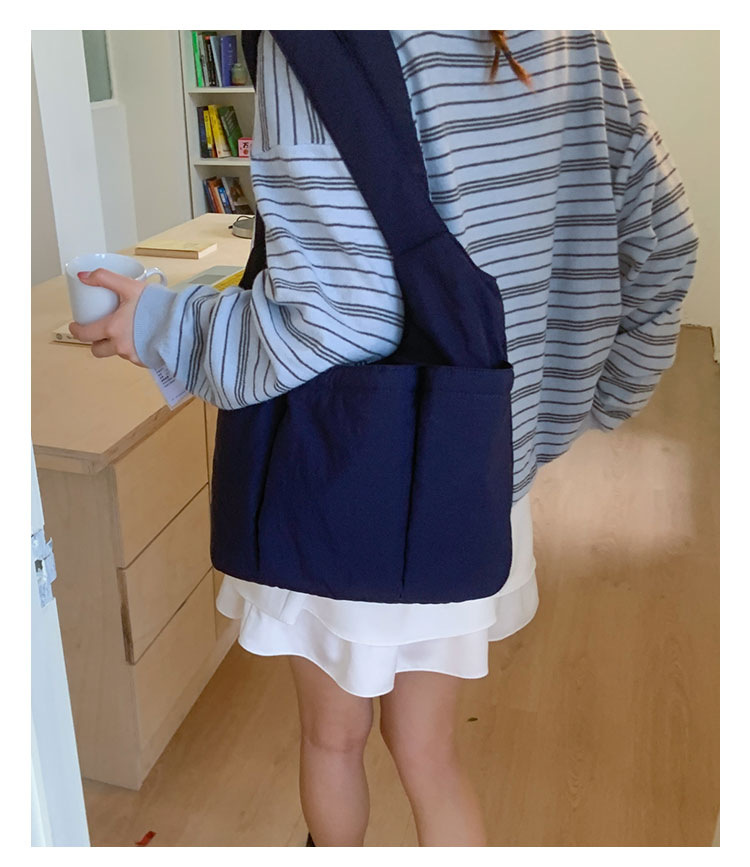 Single-shoulder underarm bag, large-capacity tote bag, versatile nylon fabric bag for women, new pleated multi-pocket commuter handbag undefined
