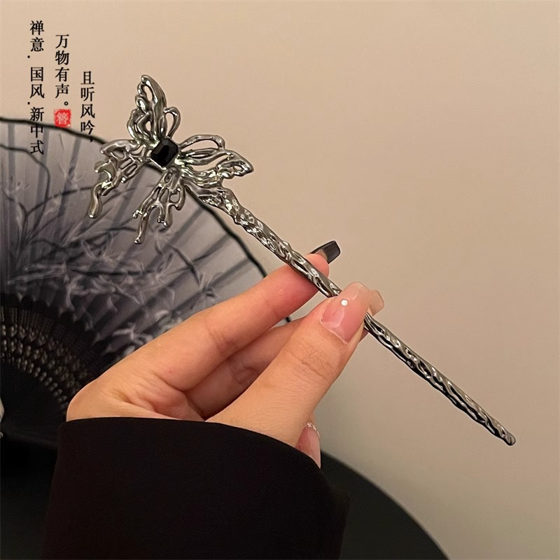 Nuevo estilo chino mariposa bordilla pinzas de cabello para mujeres detrás de la cabeza pinzas de cabello antiguo estilo Han tocado de alto nivel sensación de paso pinzas de cabello