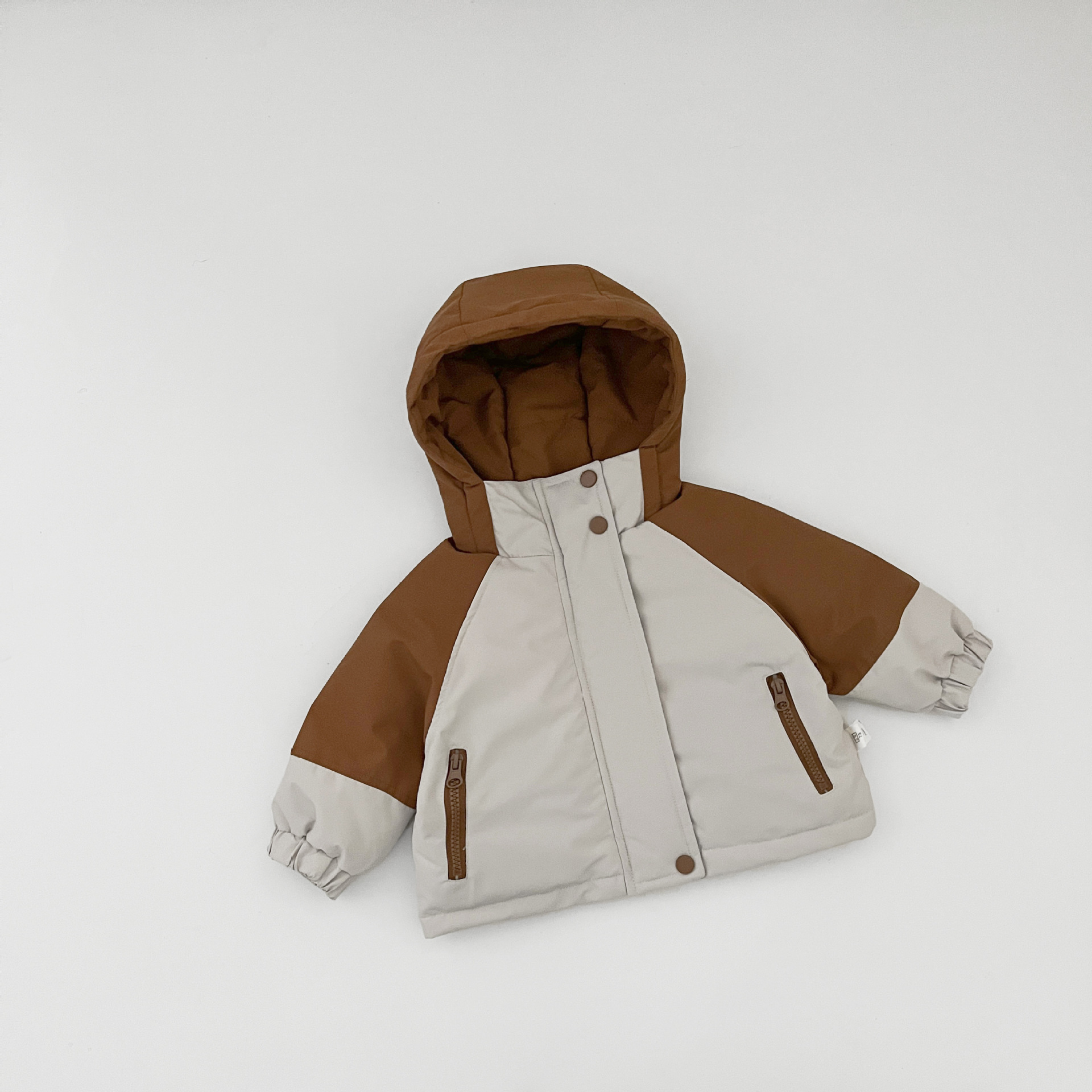 Invierno de invierno de niños 2025, nuevo bebé color exterior ligero, chaqueta, chaqueta de moda para bebés