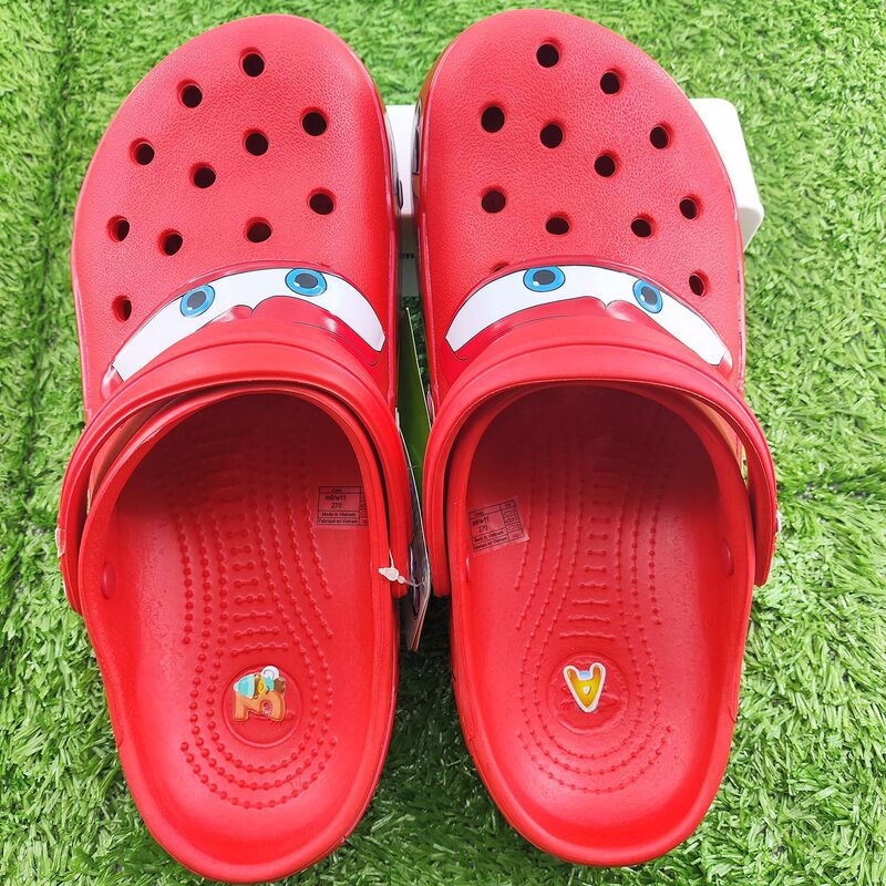In-Stock Adult Light-Up Clogs for Men and Women, Summer Closed-Toe Sandals, Outdoor Casual Clogs Available for Wholesale In-Stock Adult Light-Up Clogs for Men and Women, Summer Closed-Toe Sandals, Outdoor Casual Clogs Available for Wholesale