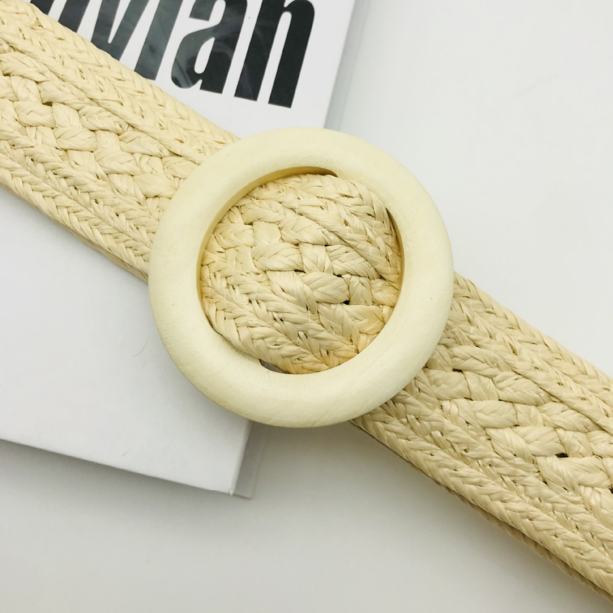 Dam vintage bälte i flätad halm med träspänne_voghion.com