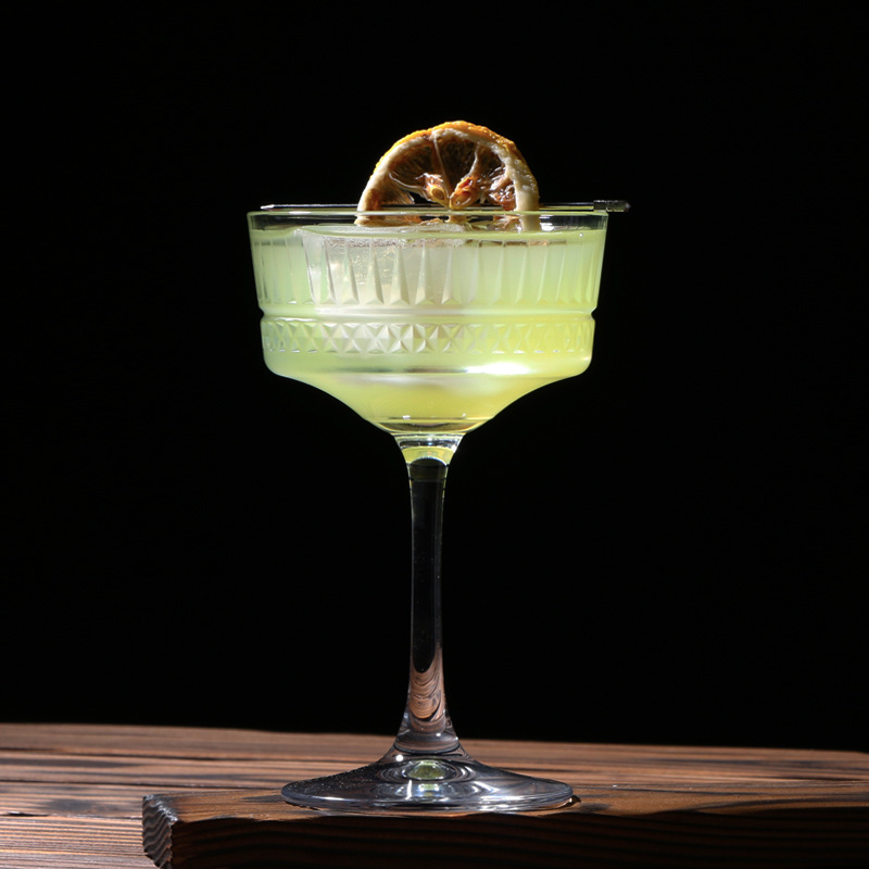 Copa de estilo europeo clásico de boca ancha tallada champán vidrio hogar creativo personalizado bar cóctel de vidrio