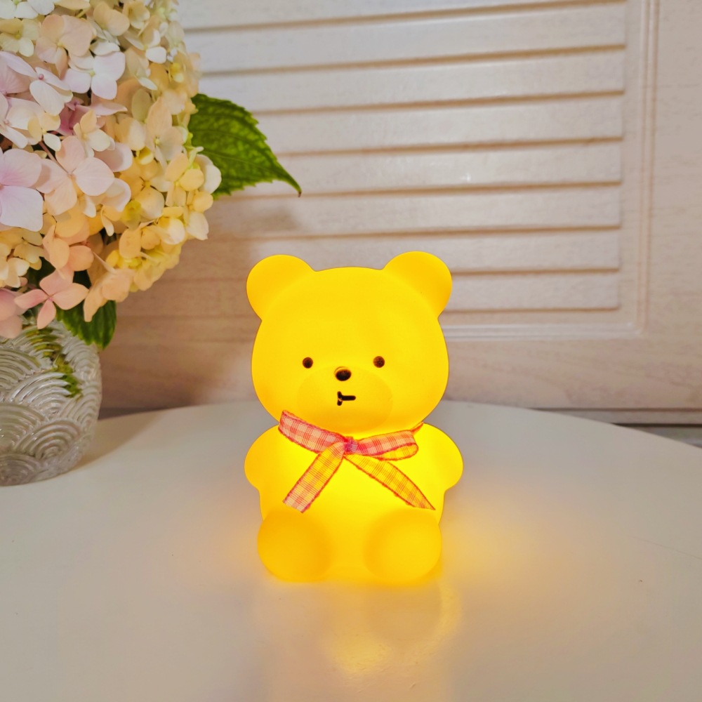 Luz de noche led creativa, lámpara de mesa pequeña de dibujos animados de celebridades de Internet, lámpara de ambiente de viento, mercado nocturno al por mayor, puestos callejeros, juguetes luminosos