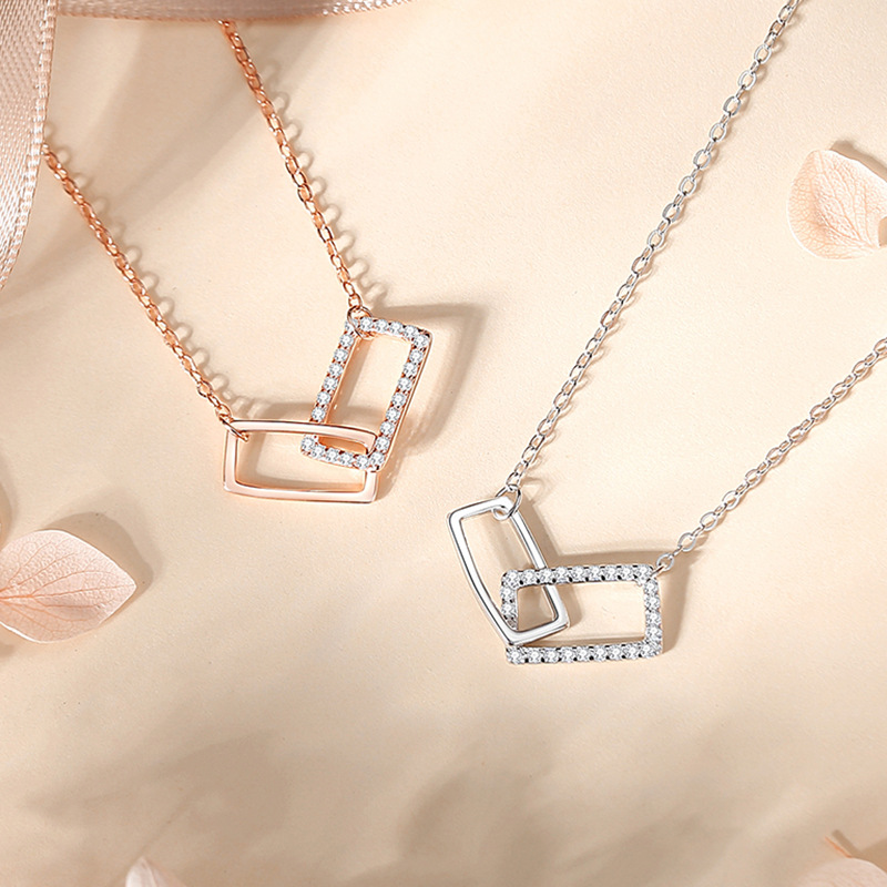 Estilo japonés y coreano S925 plata esterlina geométrica cuadrado doble anillo collar de hebilla niñas diseño de lujo ligero sentido de la cadena de clavícula de todo fósforo