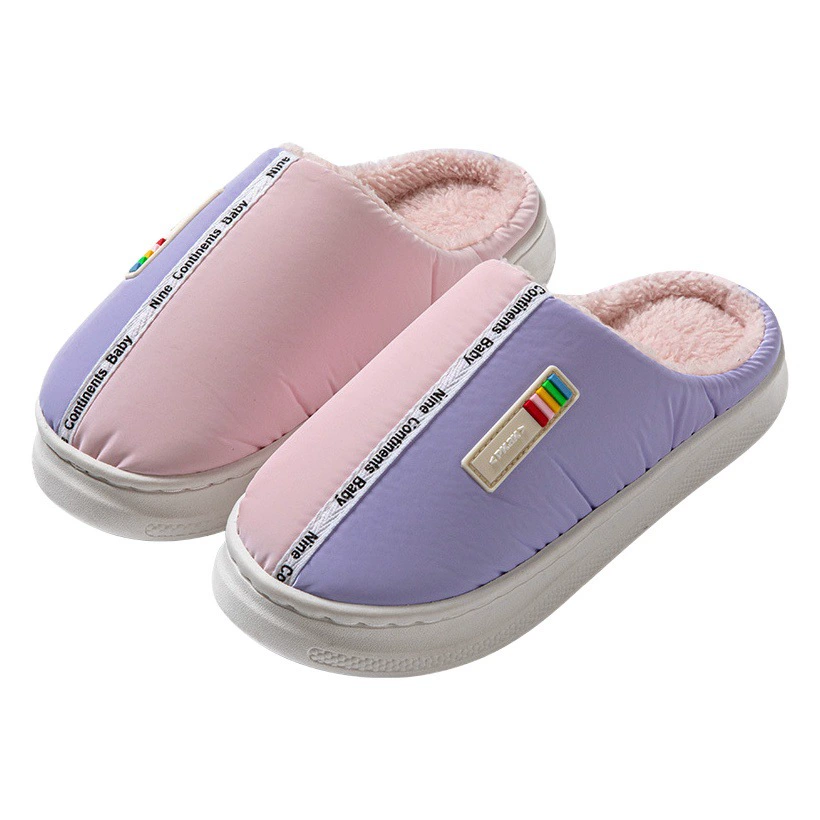 Пуховые водонепроницаемые хлопчатобумажные тапочки женские новые домашние бесшумные зимние пары хлопчатобумажные тапочки мужчины оптовая внешняя одежда
