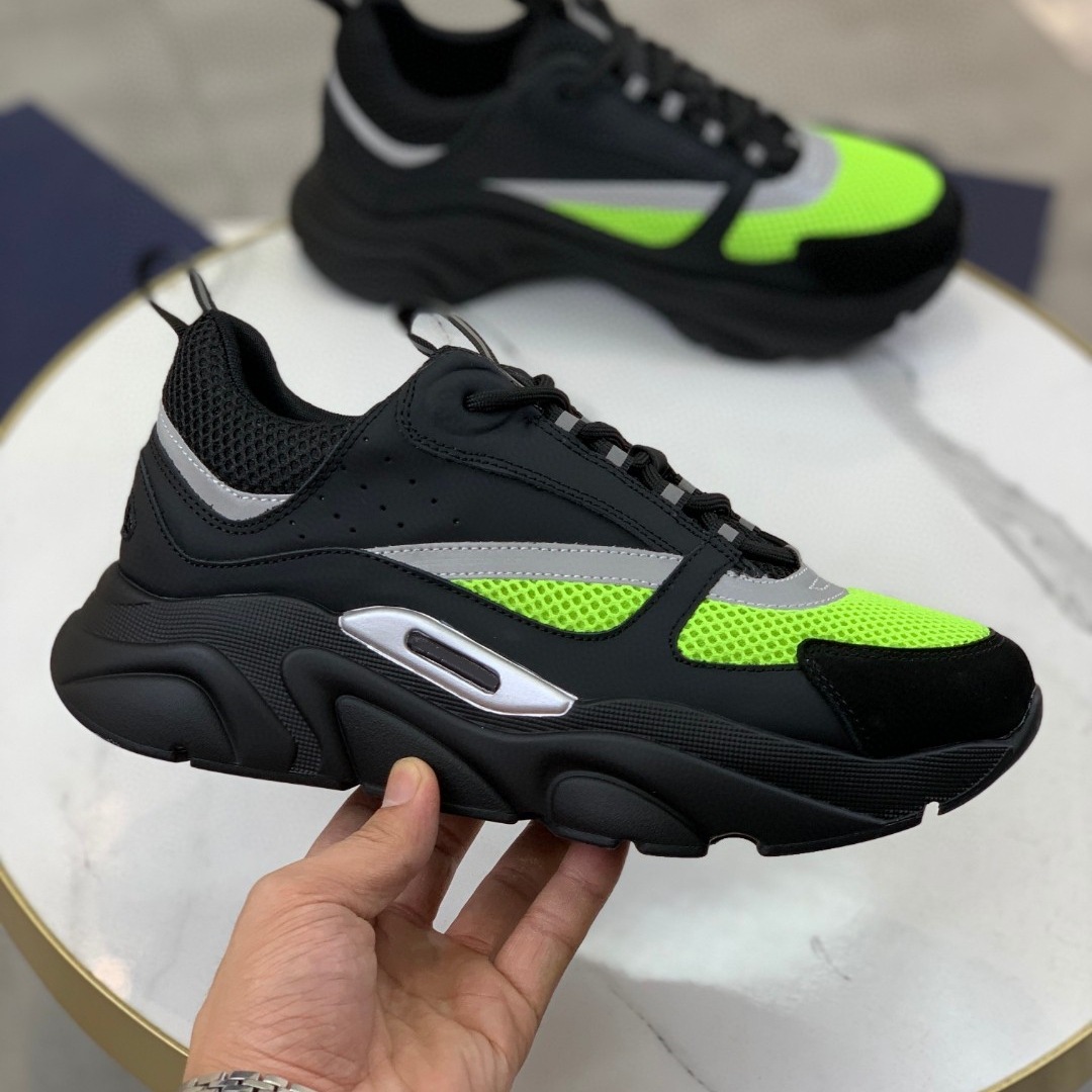 검정색 + 밝은 노란색