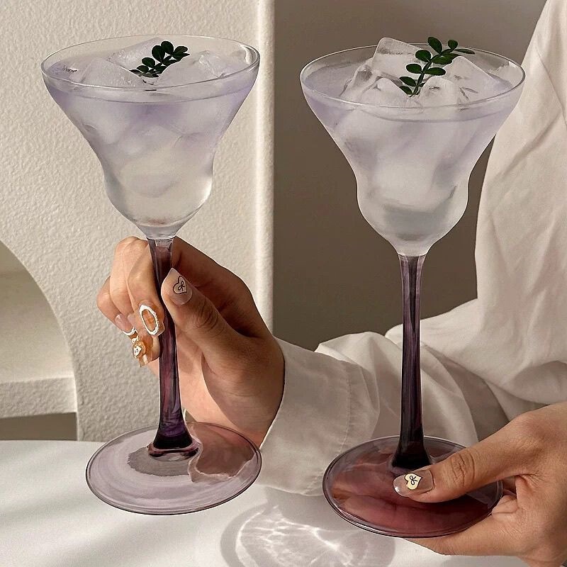 Elegant purple tall glass cup for home use, light luxury, creative artistic champagne cocktail glass for girls Elegant purple tall glass cup for home use, light luxury, creative artistic champagne cocktail glass for girls