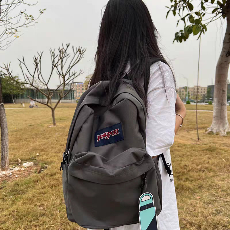 회색
