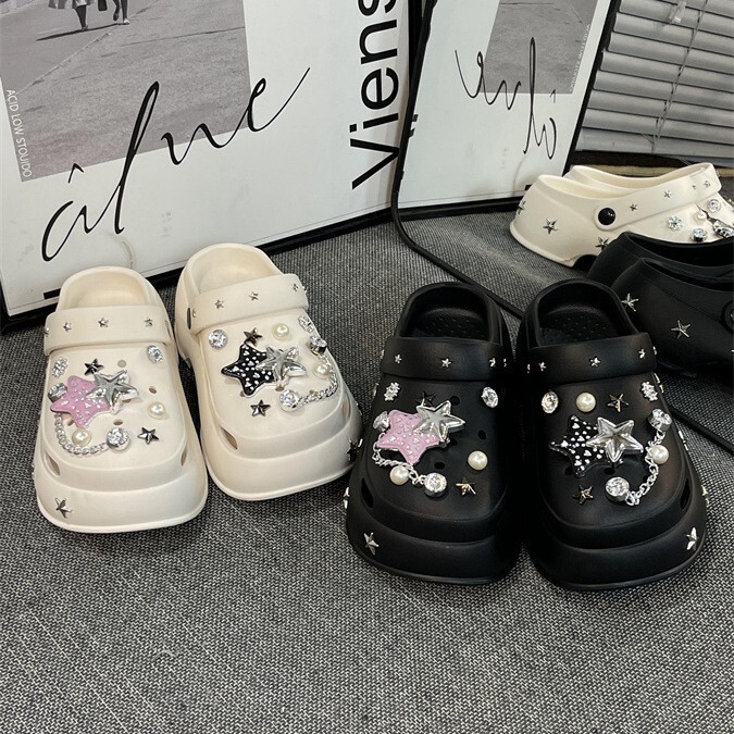 Croc Shoes Internet Celebrity Slippers Women's Summer 2025 New Summer Thick-Soled Outing Sandals Women's Beach Wear Croc Shoes Internet Celebrity Slippers Women's Summer 2025 New Summer Thick-Soled Outing Sandals Women's Beach Wear