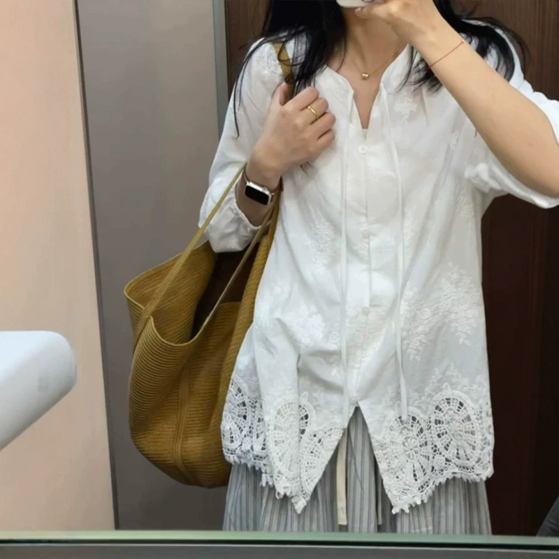 Liange Xuan White Heavy Embroidery Hollow-Out Shirt for Women 2026 New Summer French Style Chic and Beautiful Top