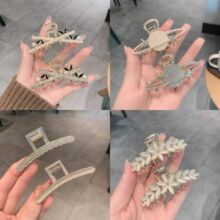 韩国时尚气质珍珠水钻中号抓夹厂家直销金属网红发夹ins鲨鱼夹发