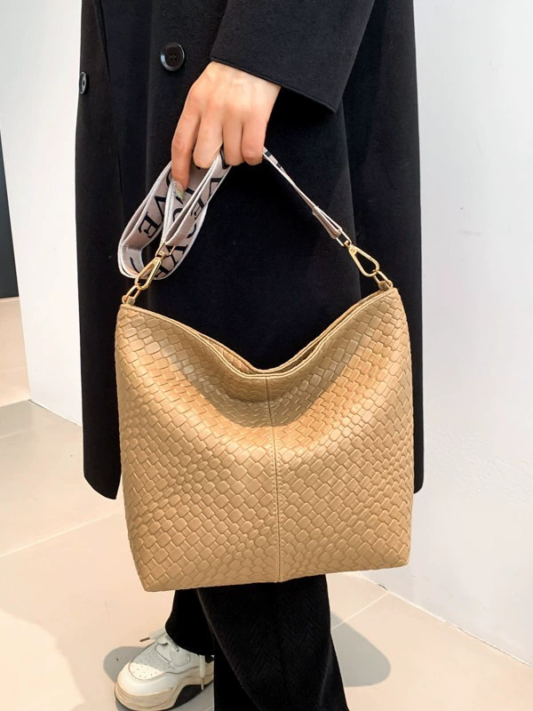 Retro capacious one-shoulder bag, shoulder bag, straps, internet celebrity