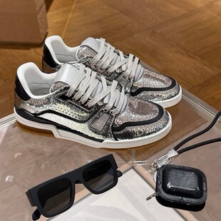�羳����trainer�¿���Ь��ُ���Ҵ̽������{���ϝu׃���eŮ��Ь