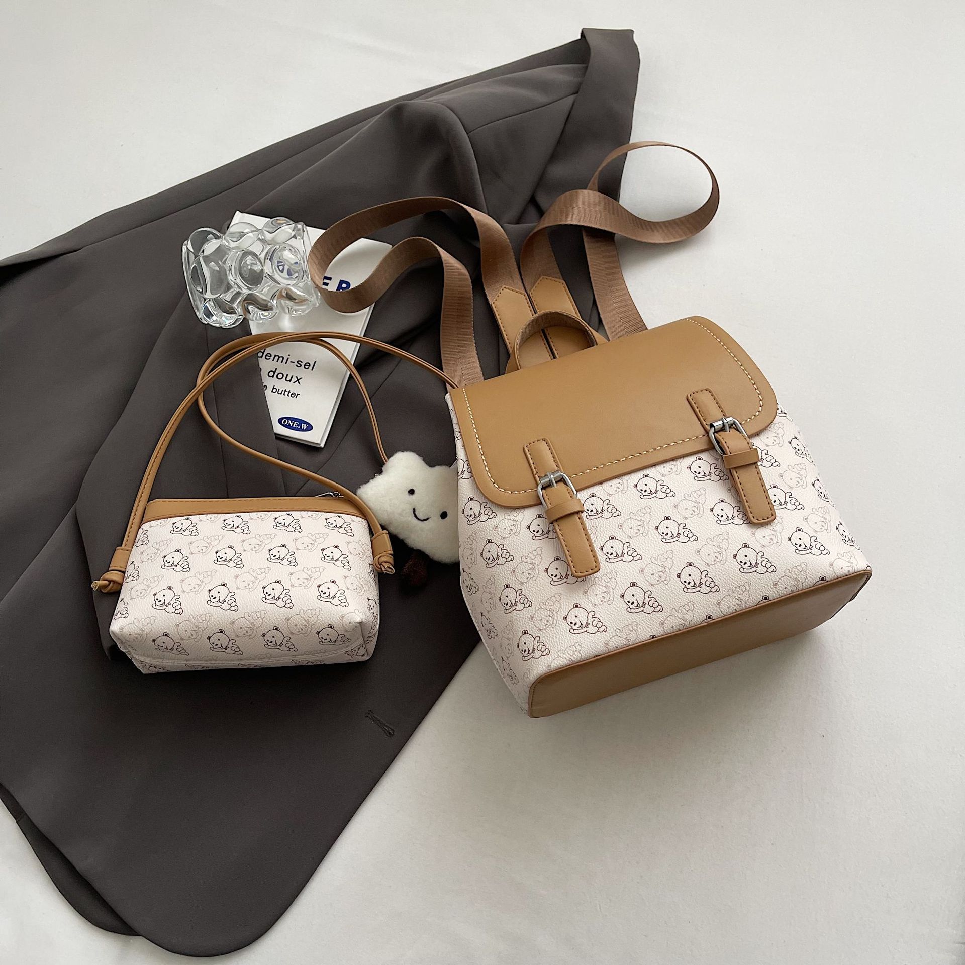 카키 프리 펜던트