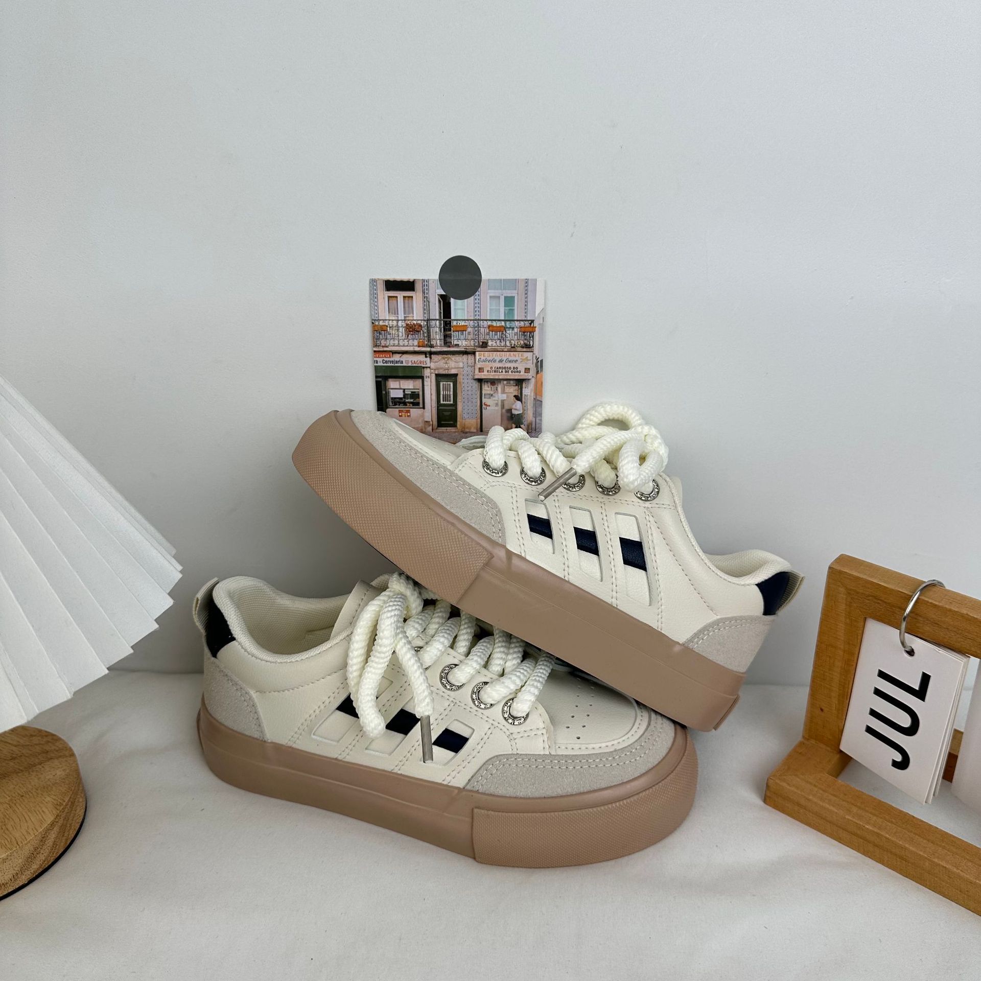 Far Wave Autumn Zapatos casuales coreanos para mujer Zapatos de lona de nicho de estilo ins de todo fósforo para mujer 2024 nuevos zapatos blancos image 7