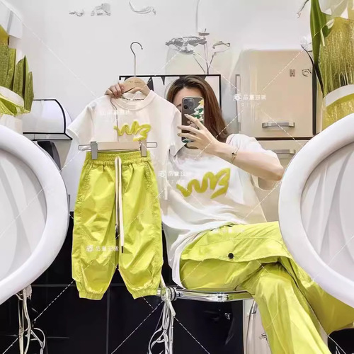 Girls' Summer Set 2024 New Mother and Daughter Stylish T-shirt Matching Set with Trendy Work Pants, Two-Piece Set