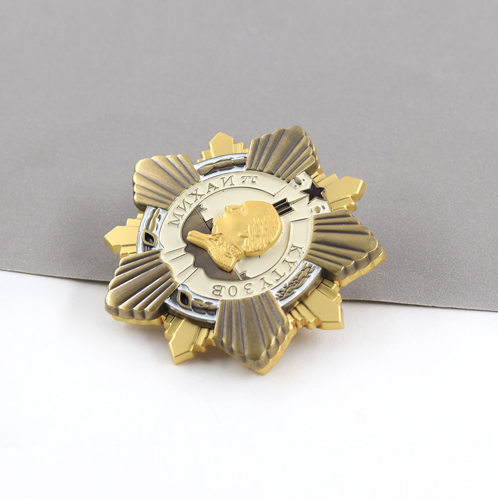 Replica of the Soviet Kutuzov Medal, Two-Color Electroplating Process, Vintage Enamel Commemorative Badge Collection Pin