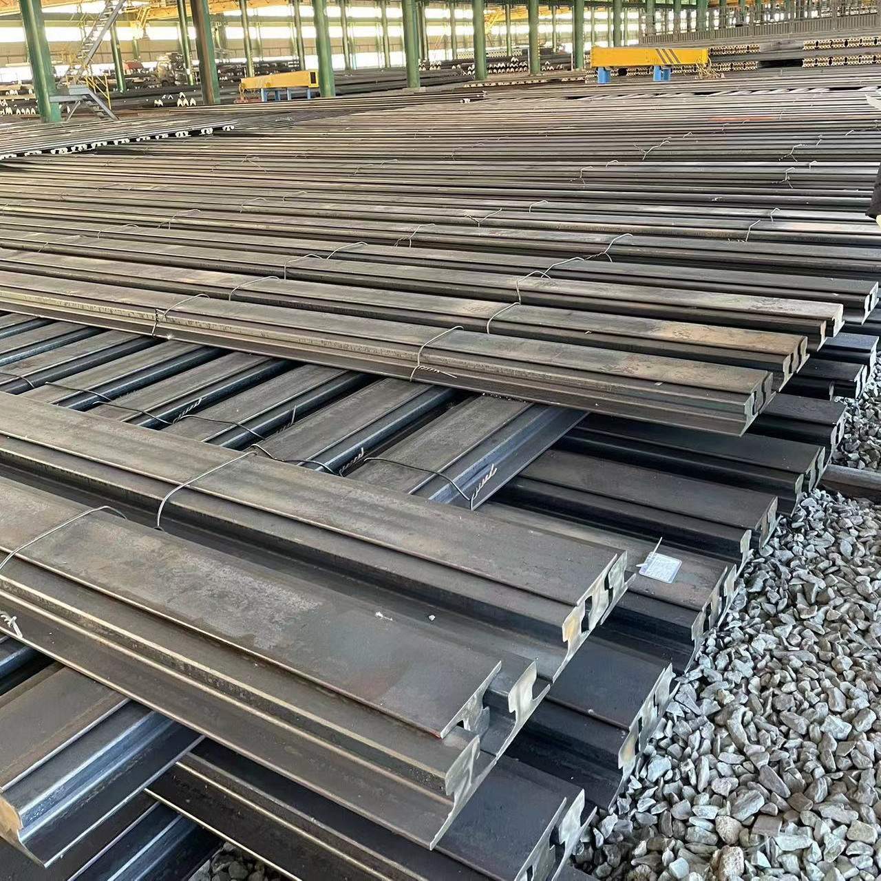 德标起重机A100钢轨DIN536吊轨880钢级U71Mn港口A120钢轨