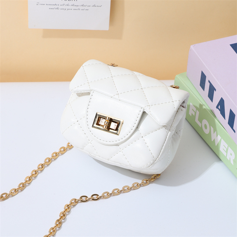 2025 primavera y verano estilo caliente moda casual niños dulces bolsa de gelatina mini bolso de mensajero de un solo hombro variedad al por mayor