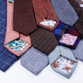 领带;领结/领花;口袋巾