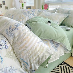 Casual Set of Classy Bedding, Student Bed Sheetss and Quilt Covers, Small Fresh Thickeneded Brushed Four-Piece Winter Gift Set