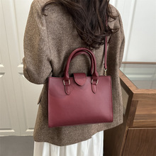 �߼��а���Ů2025�＾�¿�ͨ��Ҹ�°��r�к��sС���OӋ�μ�б���