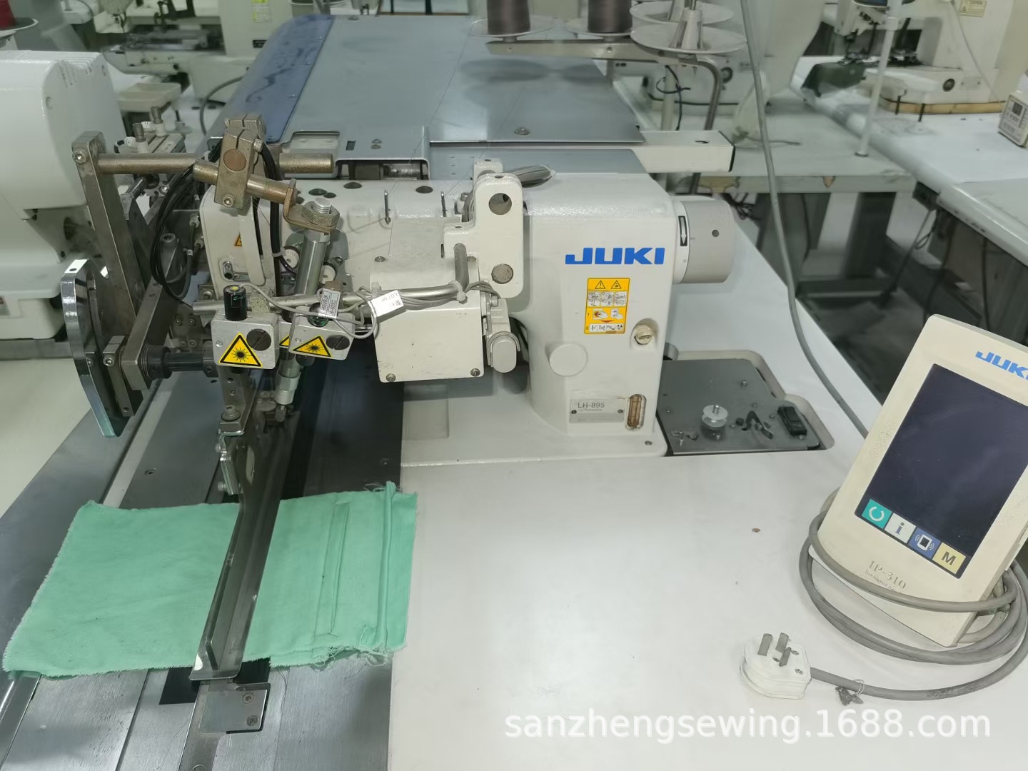 Usado JUKI 895 máquina de abertura de bolsa de computadora máquina de abertura de bolsa de ropa máquina de abertura de bolsa de máquina pesada máquina de abertura de bolsa de equipo de traje