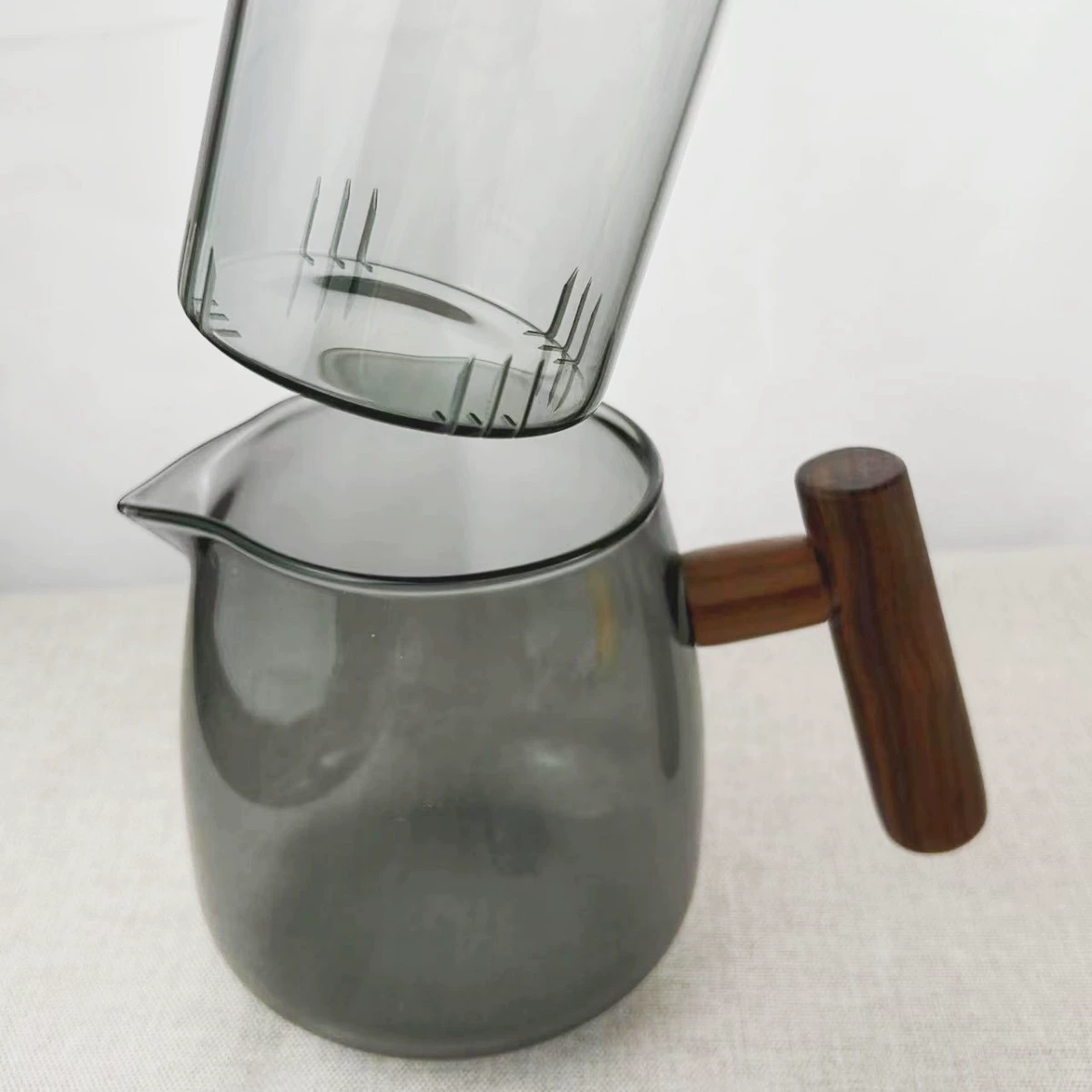 Стеклянный чайник, чай,Dispenser вина, ручка из натурального дерева