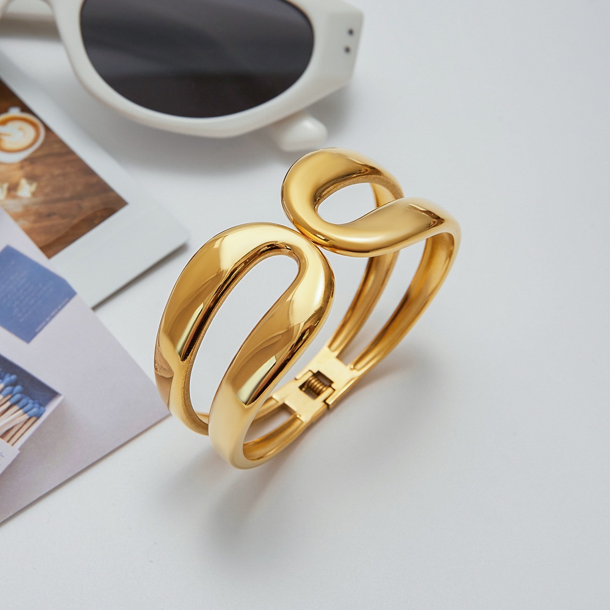 Jeding Pulsera abierta de acero inoxidable europea y americana, joyería que no se desvanece, pulsera ligera de lujo, joyería de mano de acero de titanio, transfronteriza