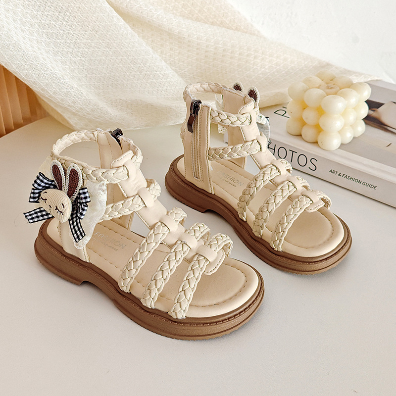 Sandálias para niñas verano 2026 nuevo estilo de moda infantil versátil zapatos romanos para niñas con suela suave hueco zapatos de princesa image 3