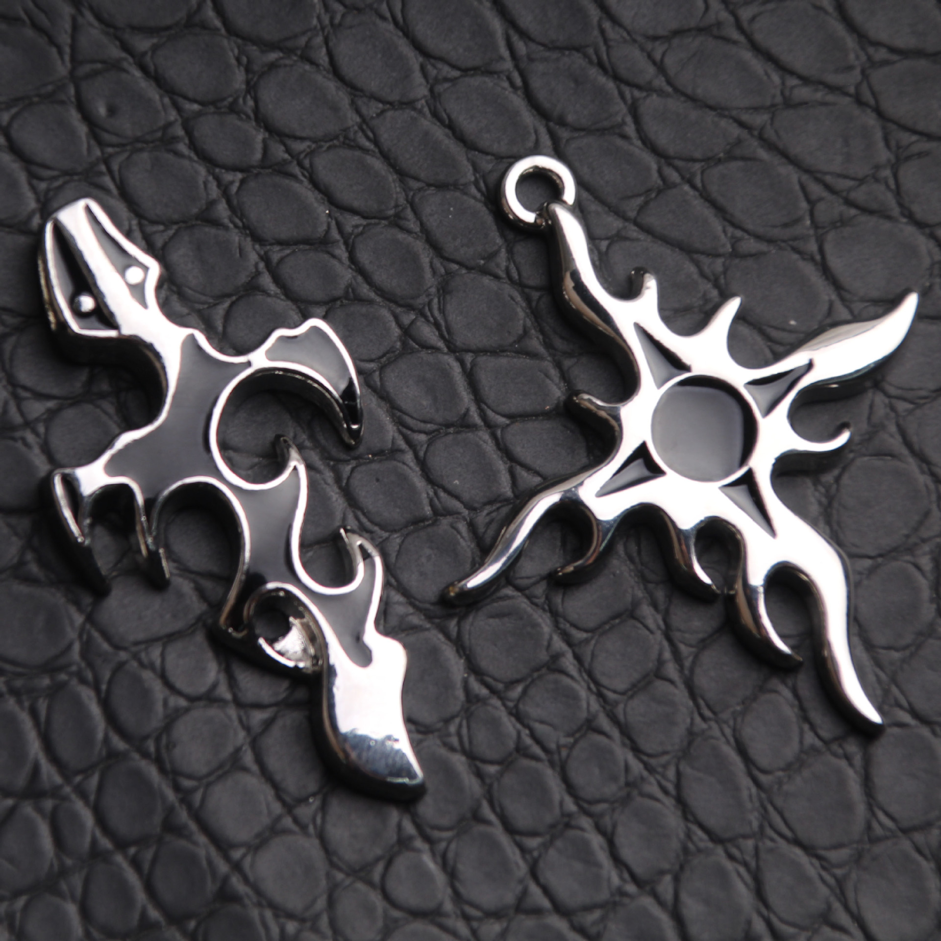 十字架霸气火焰项链男士吊坠潮个性hiphop嘻哈街头饰品吊坠批发潮