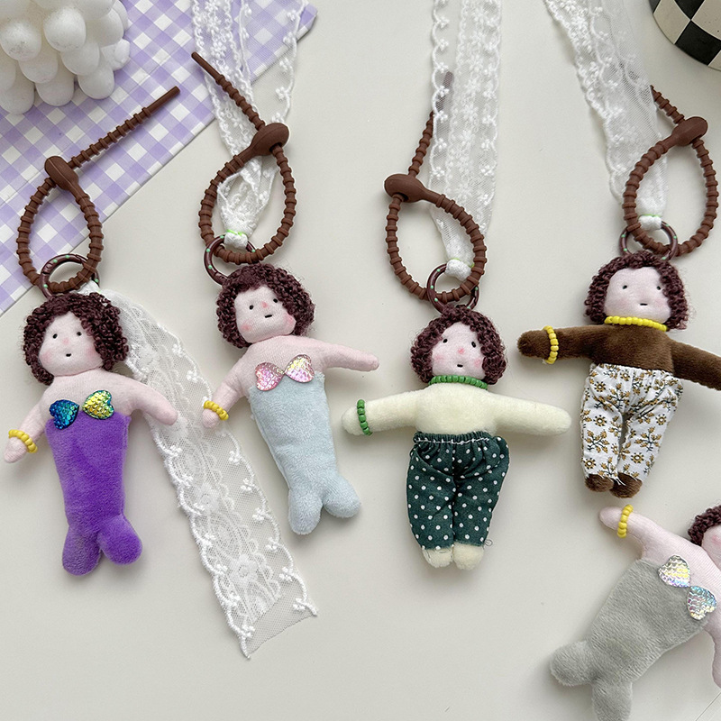 Sirena chica personaje muñeca dibujos animados colgante de encaje casual todo fósforo felpa rizado muñeca decoración accesorios a juego