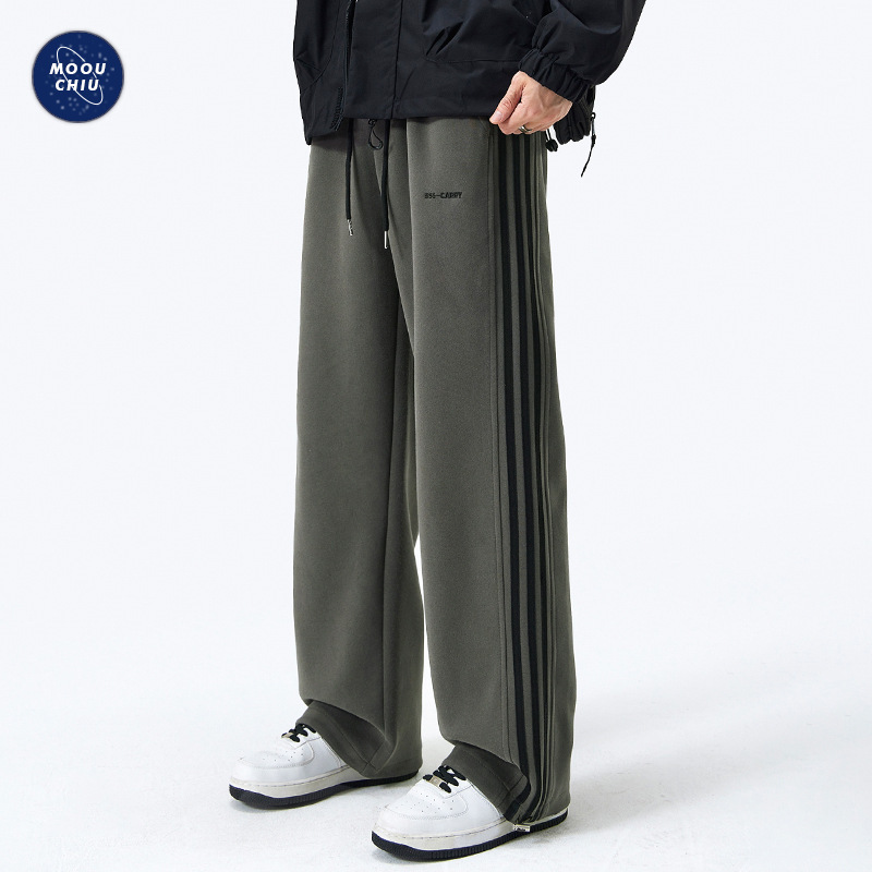 Muqiu Men's Clothing | 2025 Autumn Three-Stripe Sports Casual Pants Men's American Trendy Brand Loose Straight Wide-Leg Sweatpants Muqiu Men's Clothing | 2025 Autumn Three-Stripe Sports Casual Pants Men's American Trendy Brand Loose Straight Wide-Leg Sweatpants